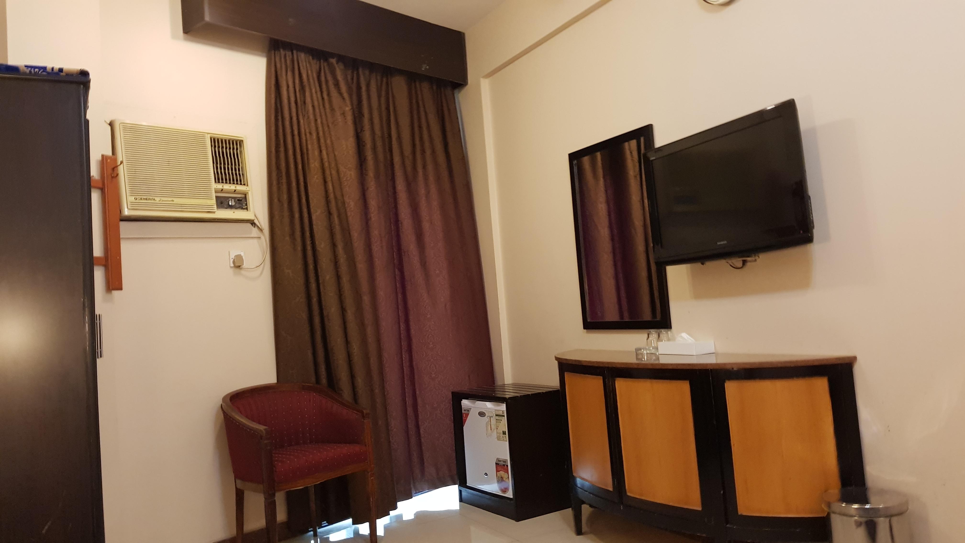 Oyo 491 Rahab Hotel Дубай Екстериор снимка