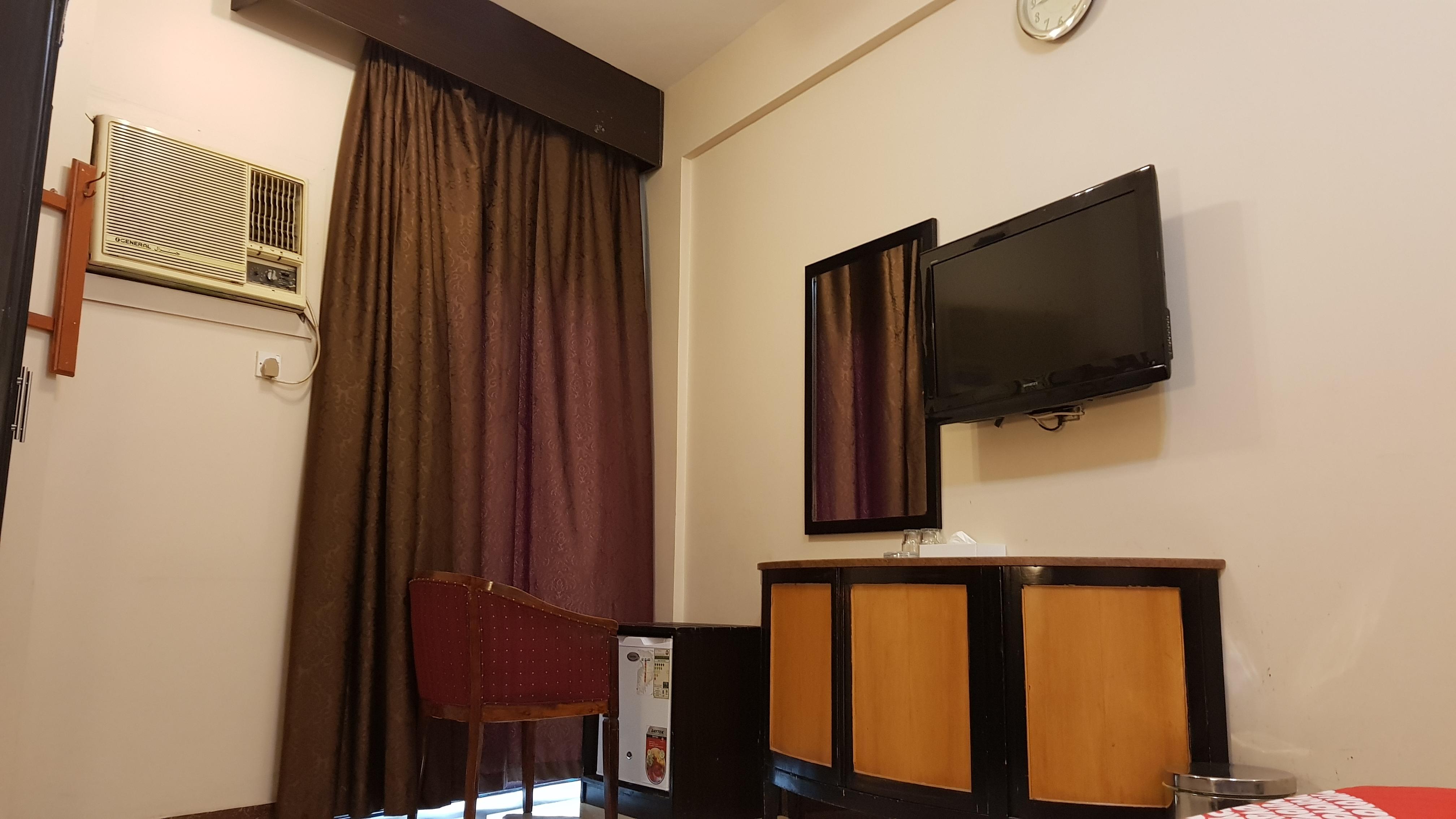 Oyo 491 Rahab Hotel Дубай Екстериор снимка